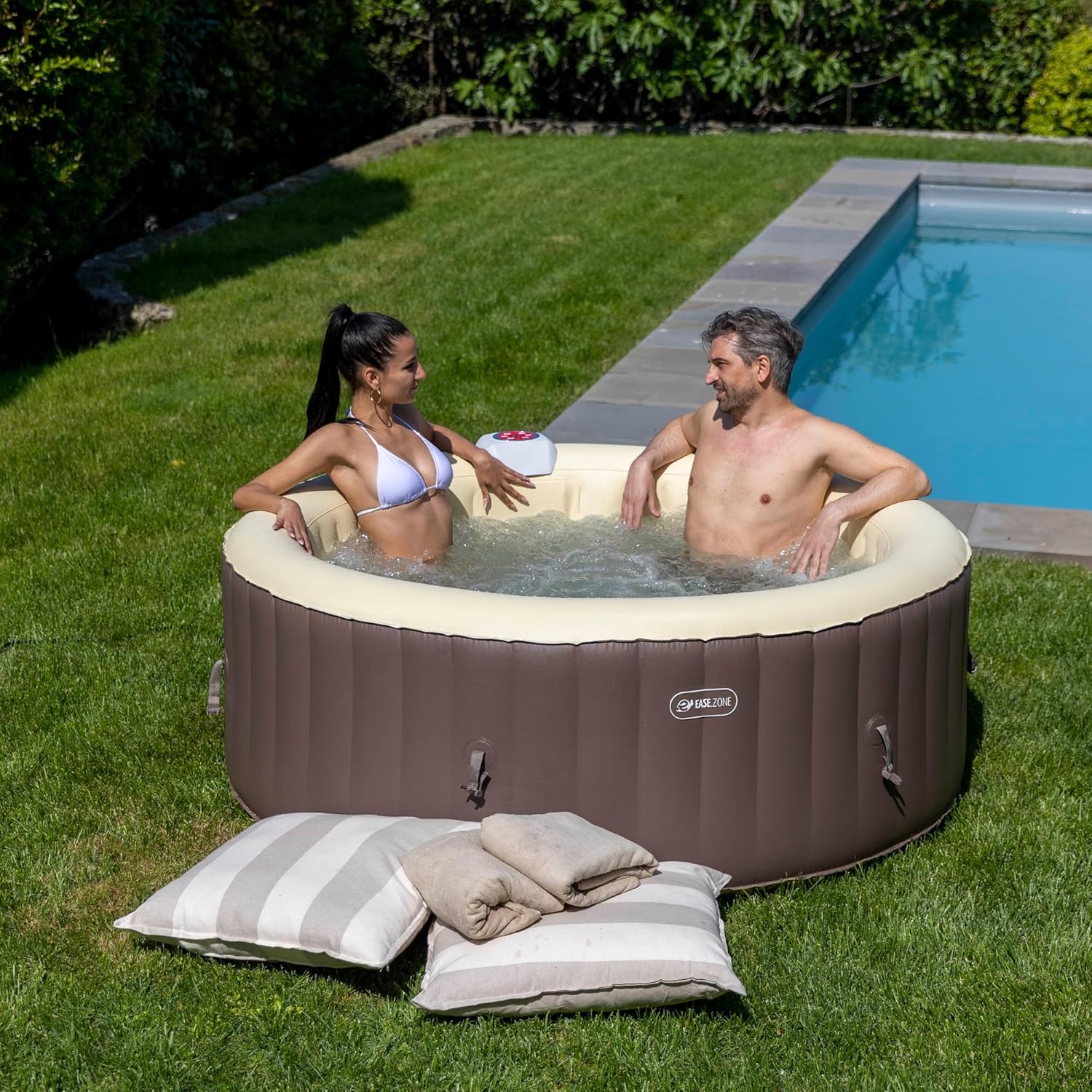 EASE.ZONE opblaasbare verwarmde spa, 800 liter, zwart, 180 x 180 x 65 cm